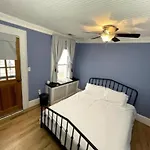 Chic 2Br Steps From Historic Sites